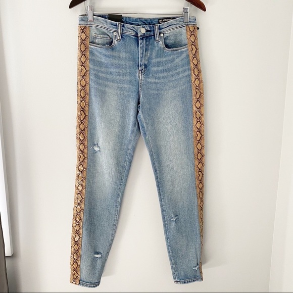 BLANKNYC The Bond Python Print Trim Skinny Jeans - Picture 2 of 12